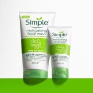 Sữa Rửa Mặt Simple Kind To Skin Moisturising Facial Wash